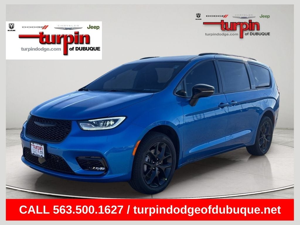 2026 Chrysler Pacifica Select in Hydro Blue Pearlcoat — front three-quarter view